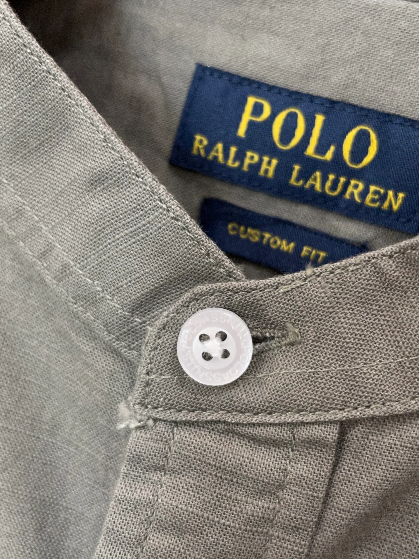 P220 🌸🌸🌸 POLO Ralph Lauren [High Quality] Classic shirt! The classic casual shirt made of pure cotton and linen has a unique design. It has a simple, clean and classic silhouette. It is a versatile style that can be switched at will. The fabric feels soft and delicate, highly breathable, and is close to the skin and comfortable to wear. It can be worn alone as an inner layer. Its versatile performance is beyond your imagination! The upper body of the ready-to-wear is simple and classic yet elegant! Size:M-XXL